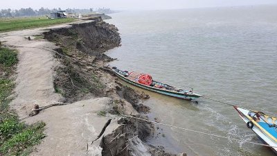 পদ্মায় ভাঙনে বিলীন হয়ে গেছে ১৪০ একর কৃষিজমি